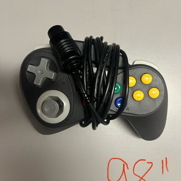 InterAct SuperPad 64 Black Wired Handheld Comfort Nintendo Gaming Controller - Picture 6 of 6